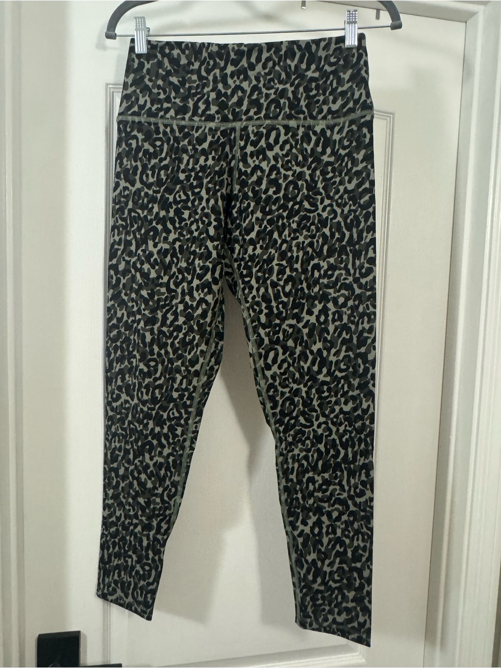 PINK Victoria's Secret Olive Green and Black Leopard Print Leggings - Picture 1 of 7